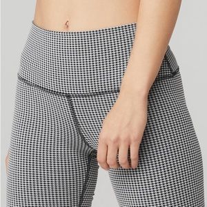 Alo Leggings - High Waist Micro Houndstooth Pattern